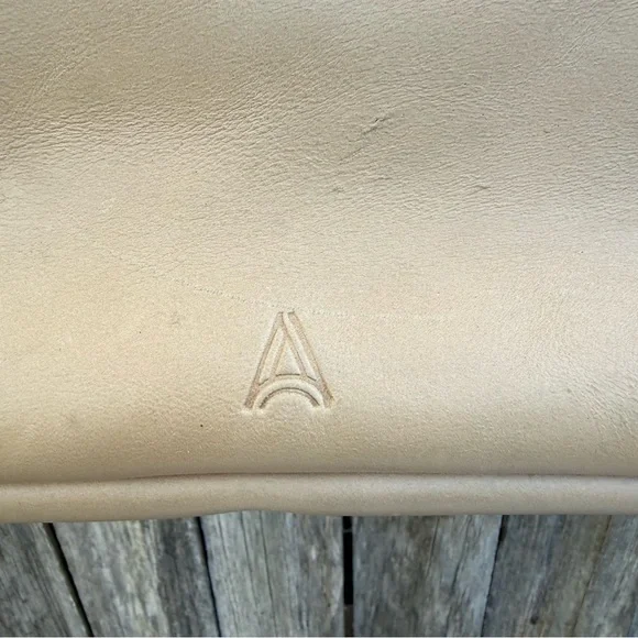 Able Selam 100% Leather Tote in Pebble 3 Deep Pockets Better with Age - Picture 8 of 11